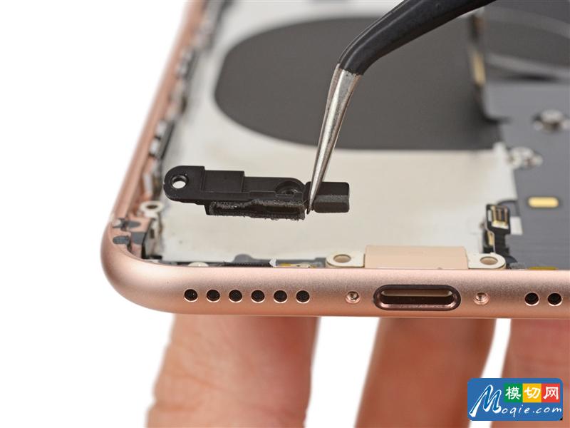 iPhone 8完全拆解：罕见2GB内存造就奇迹！
